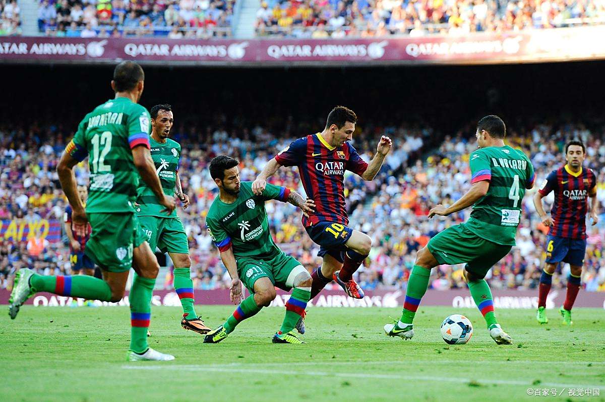 赛前突围战来临;法兰克福围绕法国杯绝杀压哨;赛场秩序良好;阵容厚度经受考验 赛前突围战来临;法兰克福围绕法国杯绝杀压哨;赛场秩序良好;阵容厚度经受考验