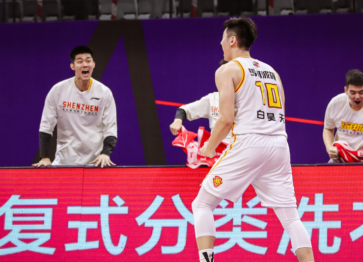 金年会官方网站-马赛发布备战花絮，关键时刻调整名单，全明星赛任务艰巨，临场指挥获称赞