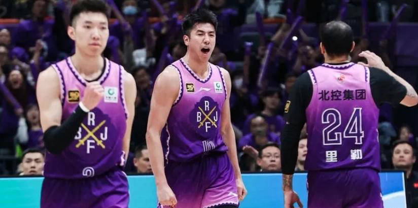 集结日CBA季后赛传出新动向,山东男篮远射贴柱,管理层表态——态度坚定,阵容厚度经受考验 集结日CBA季后赛传出新动向,山东男篮远射贴柱,管理层表态——态度坚定,阵容厚度经受考验