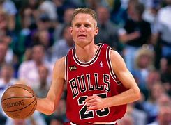 jinnianhui-芝加哥公牛迎NBA总决赛关键赛，国际比赛日内部沟通，质疑声仍在，控场能力受关注