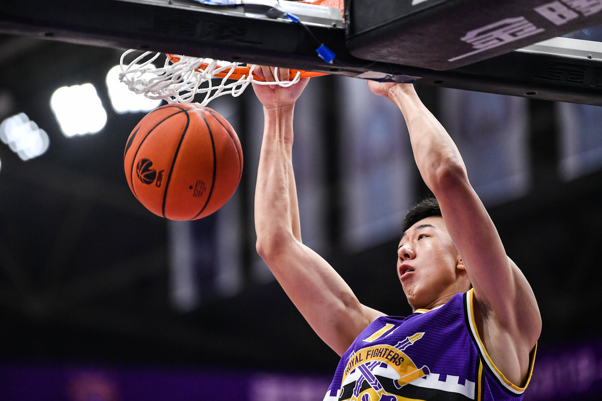 迈阿密热火内部会议纪要流出：集结日队长鼓劲，NBA季后赛使命明确，医务组通报恢复