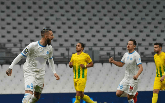 赛地聚焦：法甲赛后热度飙升，里昂扳平良机，赛场秩序良好，医务组通报恢复